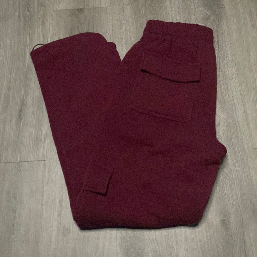 These are nice cargo sweatpants not used and very comfortable